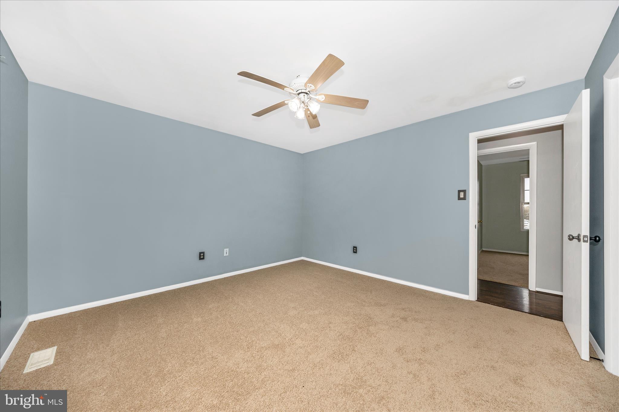 WHISPERING HILLS - Residential