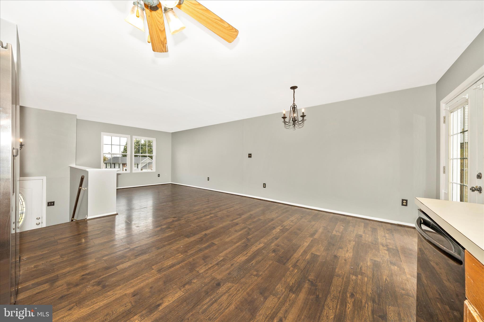 WHISPERING HILLS - Residential