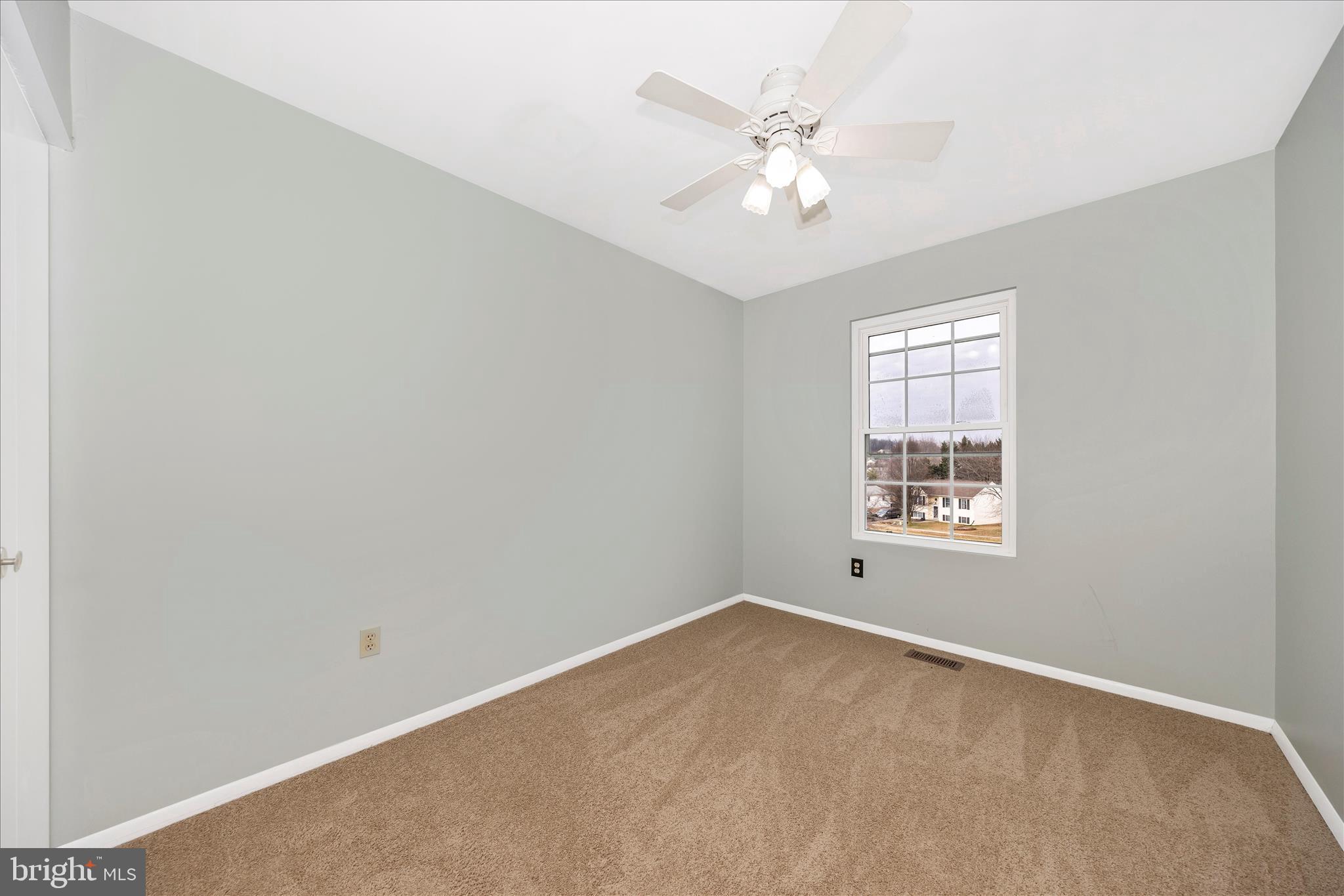 WHISPERING HILLS - Residential