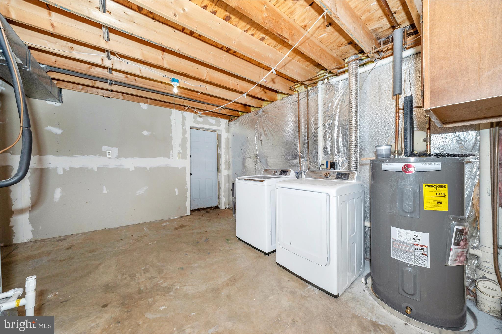 WHISPERING HILLS - Residential