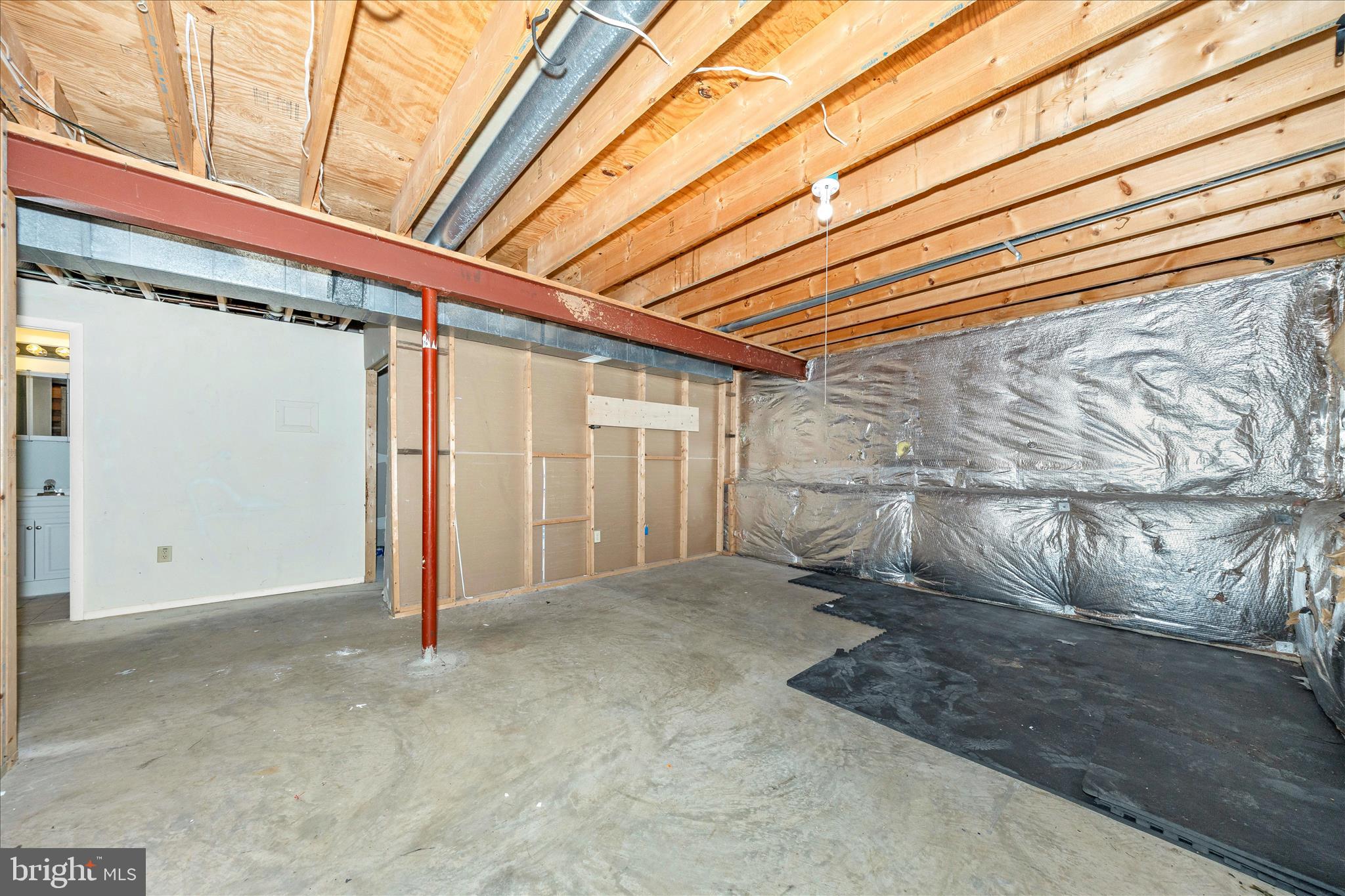 WHISPERING HILLS - Residential