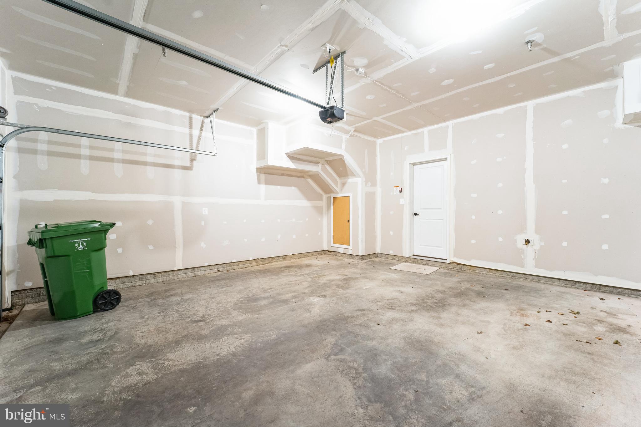 MEDFIELD - Residential