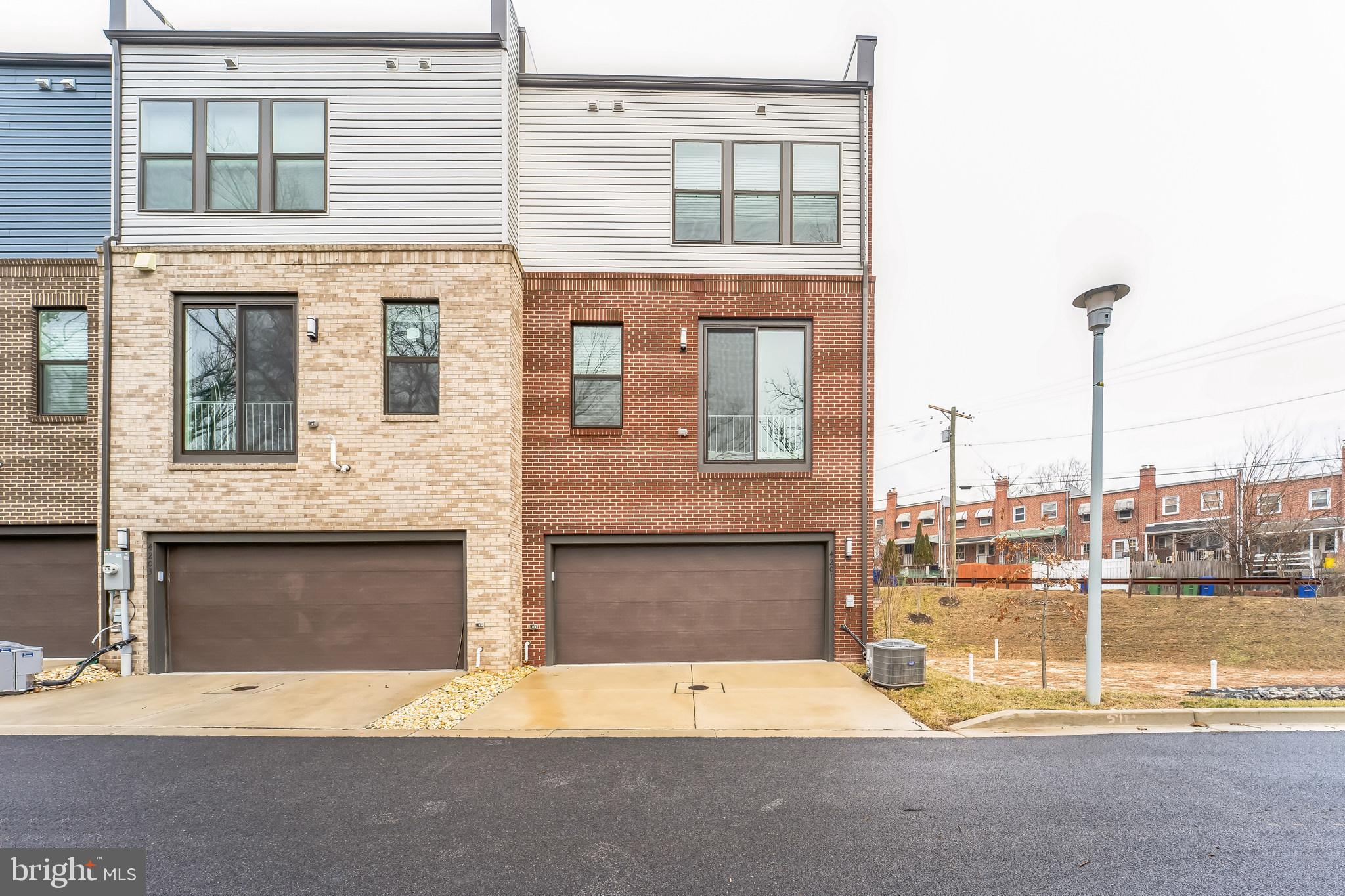 MEDFIELD - Residential