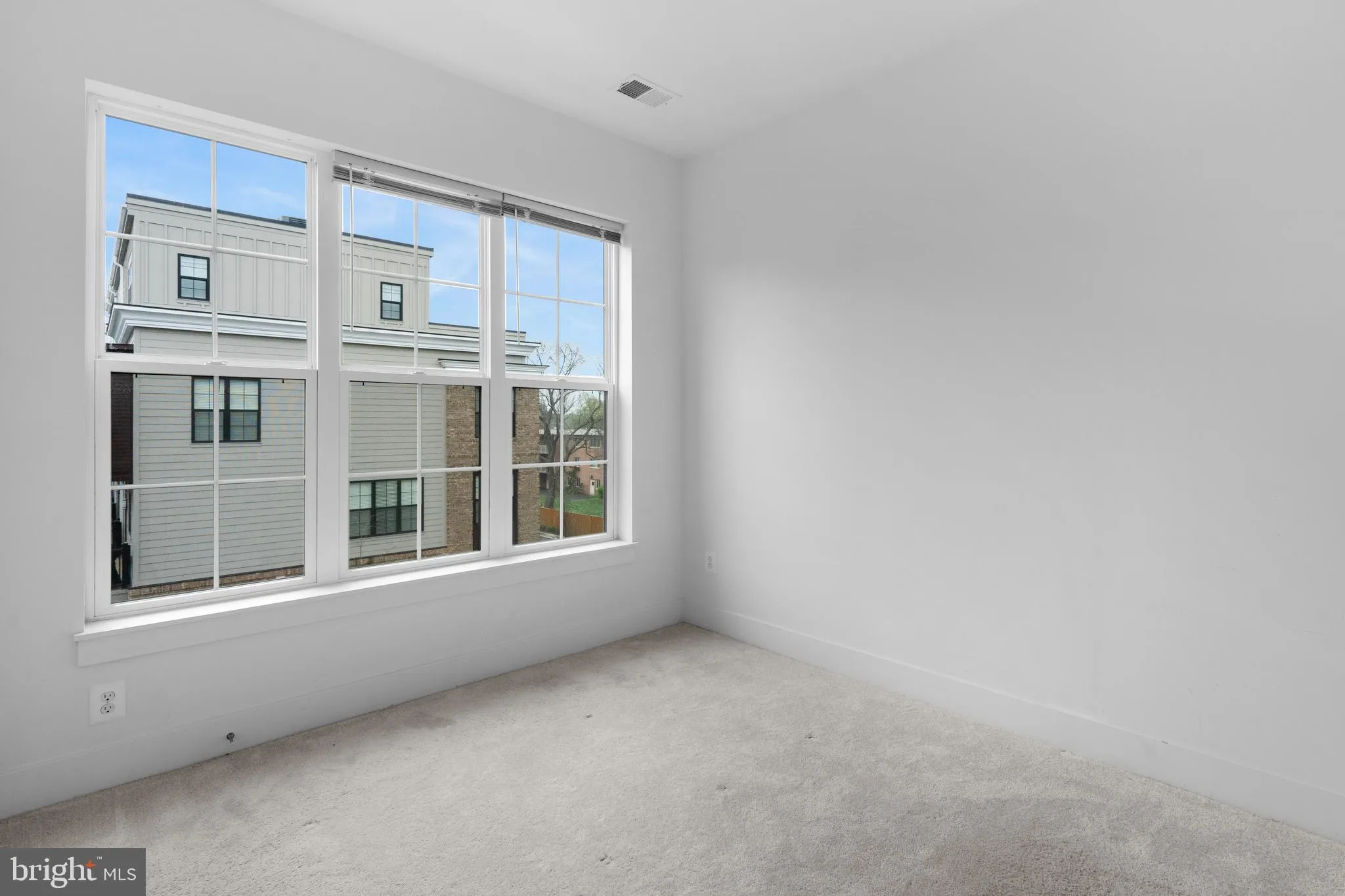 Falls Church, Virginia 22042, United States, 3 Bedrooms Bedrooms, ,4 BathroomsBathrooms,Residential,Active,7977