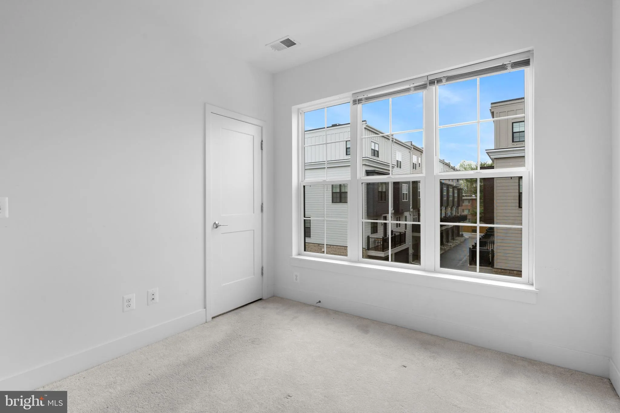 Falls Church, Virginia 22042, United States, 3 Bedrooms Bedrooms, ,4 BathroomsBathrooms,Residential,Active,7977