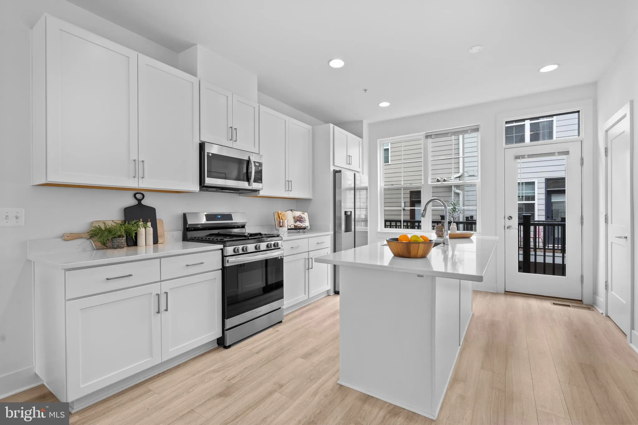 Falls Church, Virginia 22042, United States, 3 Bedrooms Bedrooms, ,4 BathroomsBathrooms,Residential,Active,7977