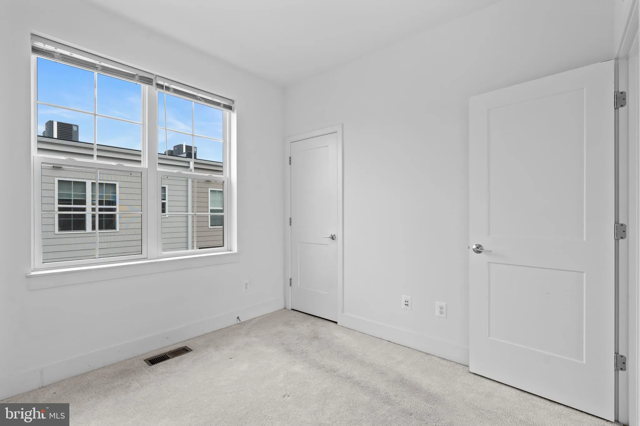 Falls Church, Virginia 22042, United States, 3 Bedrooms Bedrooms, ,4 BathroomsBathrooms,Residential,Active,7977