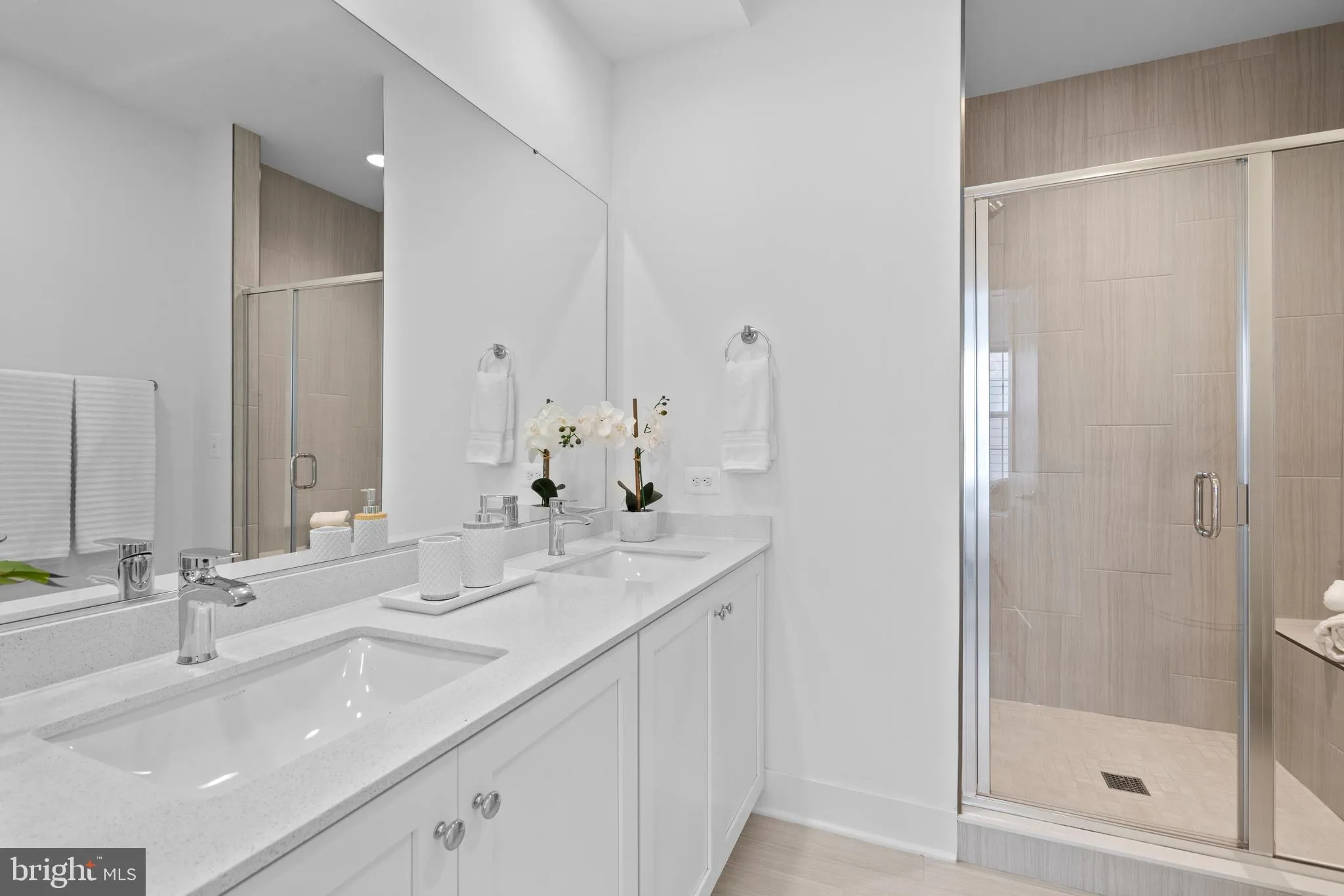 Falls Church, Virginia 22042, United States, 3 Bedrooms Bedrooms, ,4 BathroomsBathrooms,Residential,Active,7977