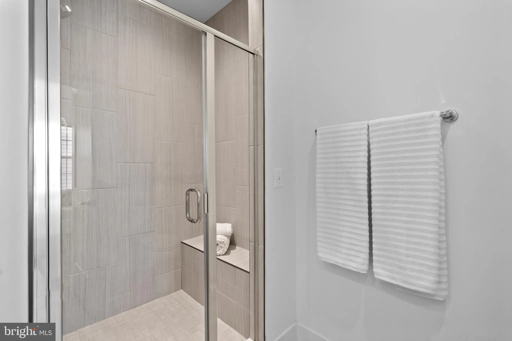 Falls Church, Virginia 22042, United States, 3 Bedrooms Bedrooms, ,4 BathroomsBathrooms,Residential,Active,7977