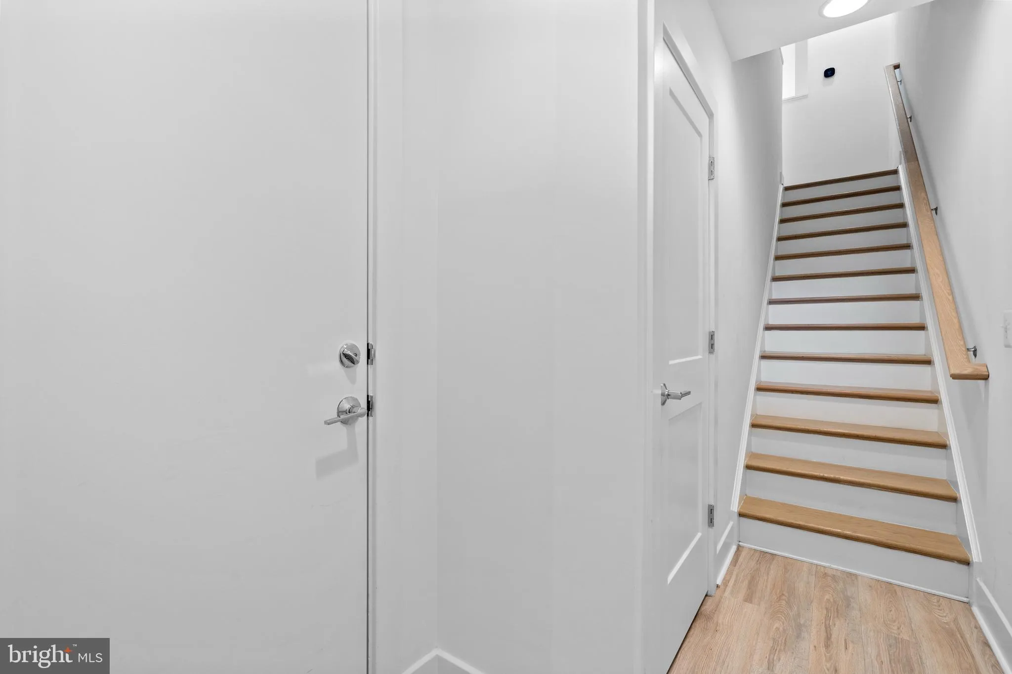 Falls Church, Virginia 22042, United States, 3 Bedrooms Bedrooms, ,4 BathroomsBathrooms,Residential,Active,7977