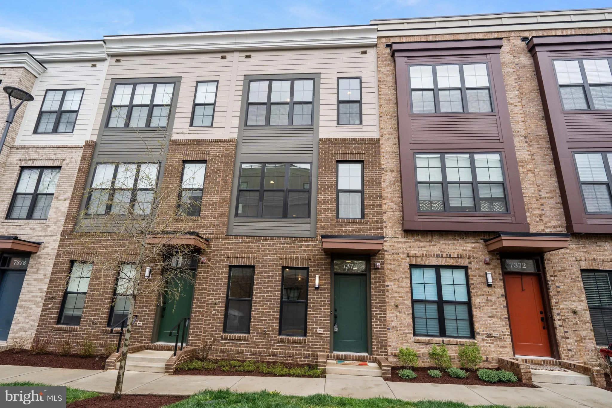 Falls Church, Virginia 22042, United States, 3 Bedrooms Bedrooms, ,4 BathroomsBathrooms,Residential,Active,7977