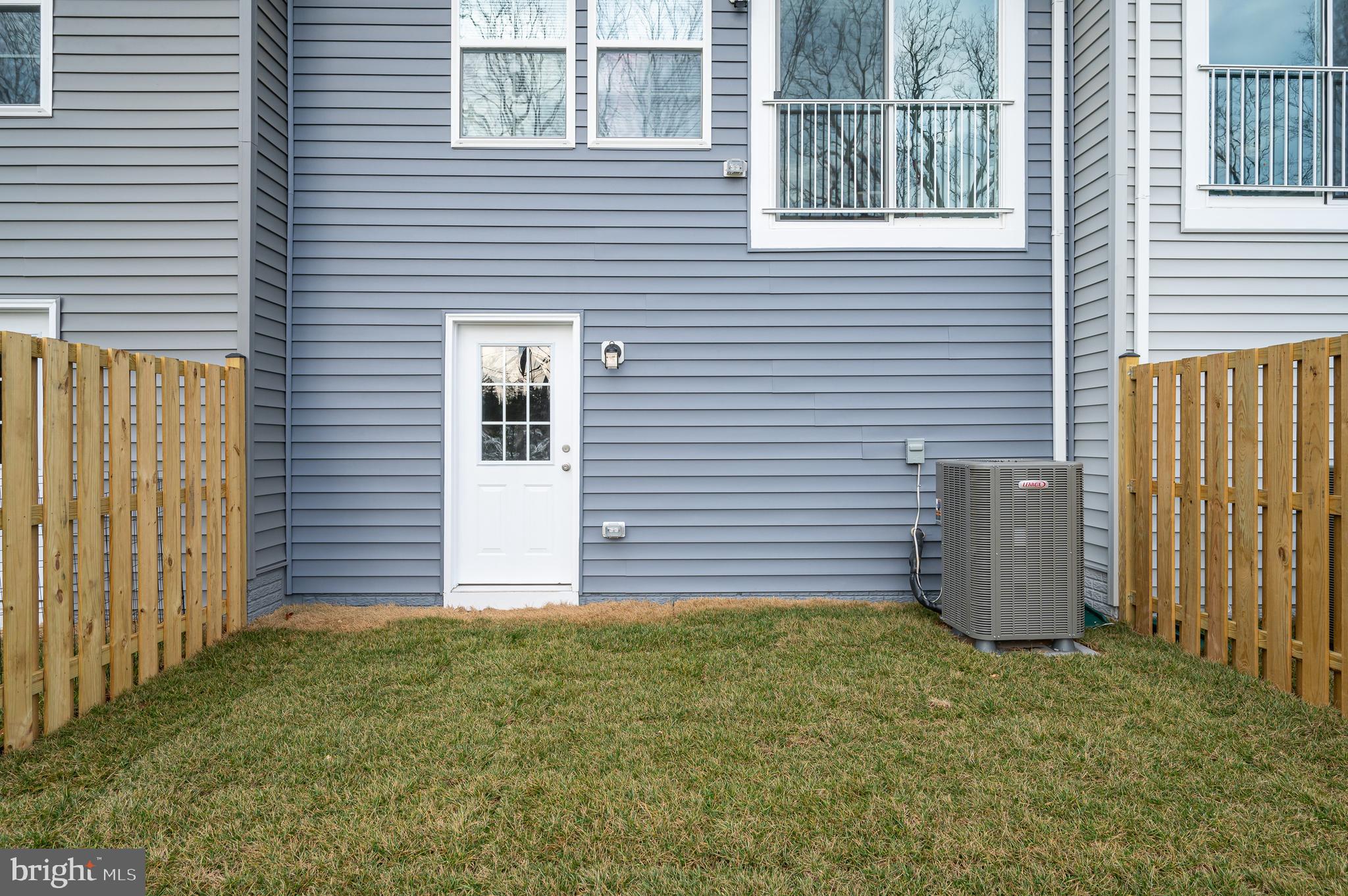 MCCAULEY CROSSING - Residential Lease