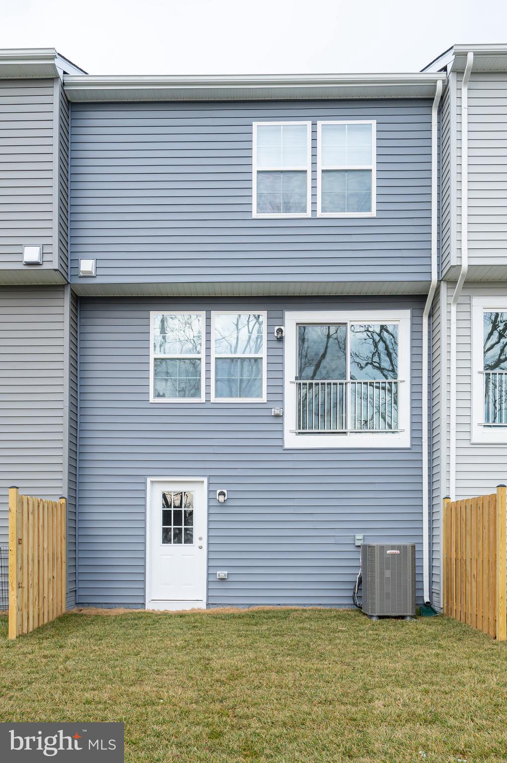 MCCAULEY CROSSING - Residential Lease