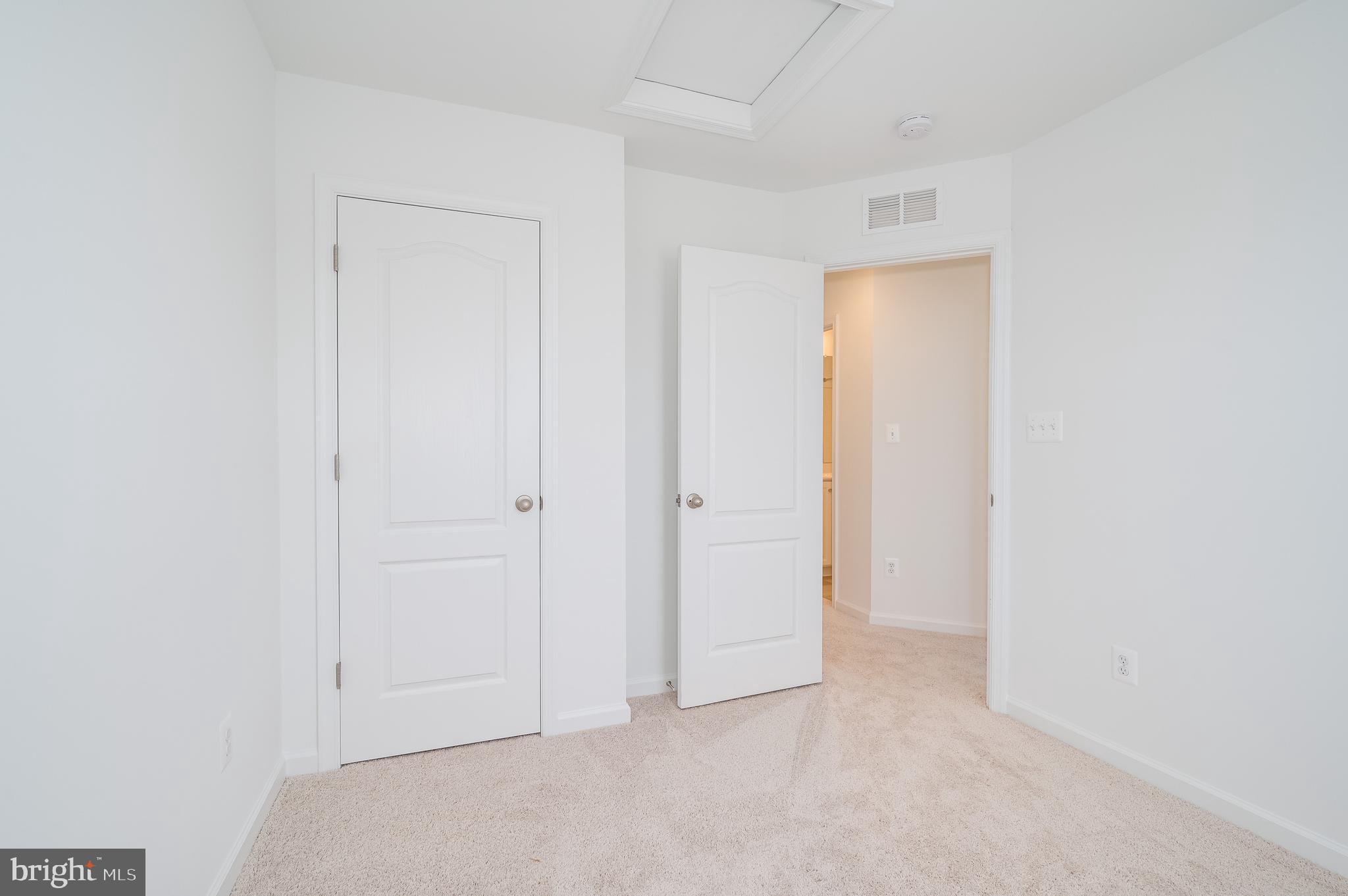 MCCAULEY CROSSING - Residential Lease