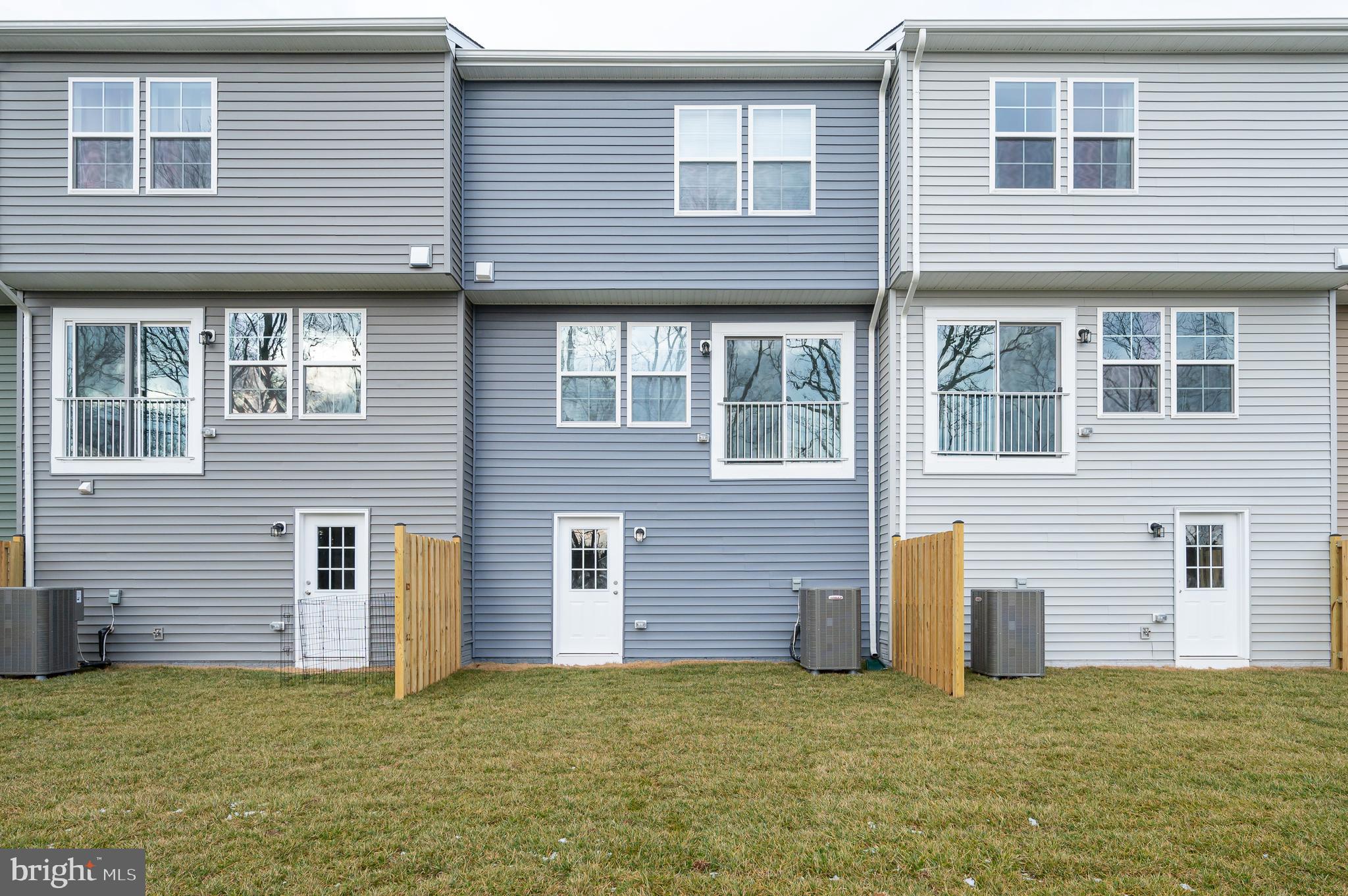 MCCAULEY CROSSING - Residential Lease