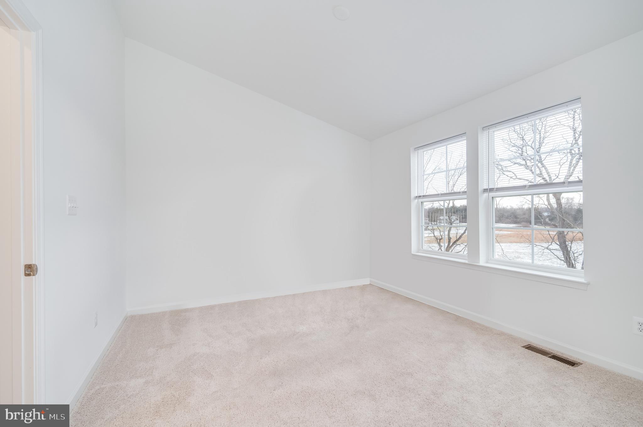 MCCAULEY CROSSING - Residential Lease