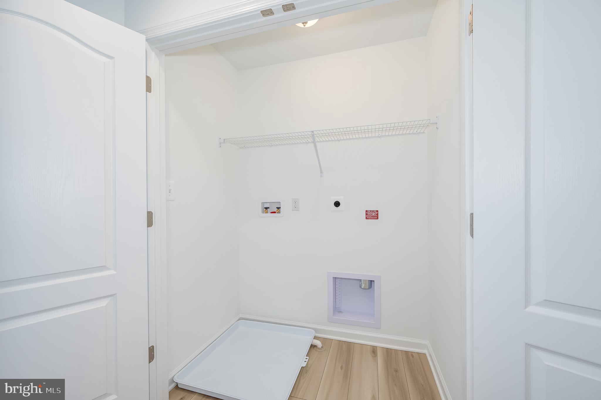 MCCAULEY CROSSING - Residential Lease