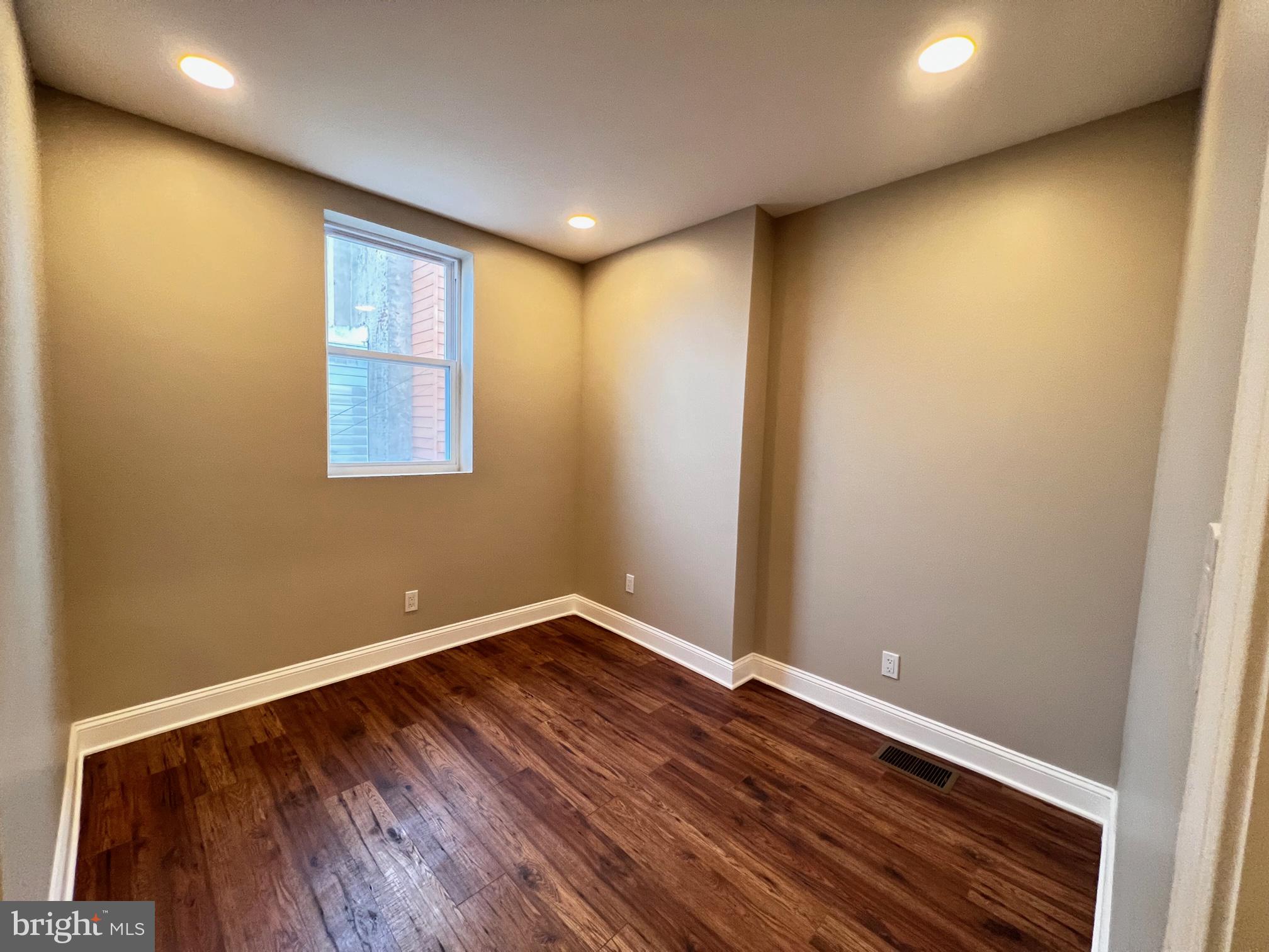 LOWER MOYAMENSING - Residential