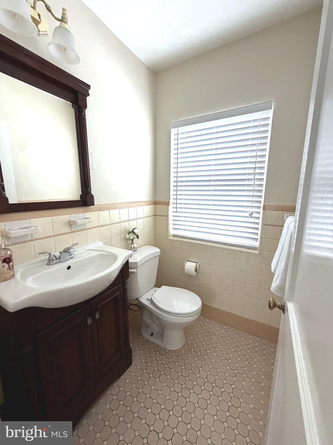 ARONIMINK ESTATES - Residential