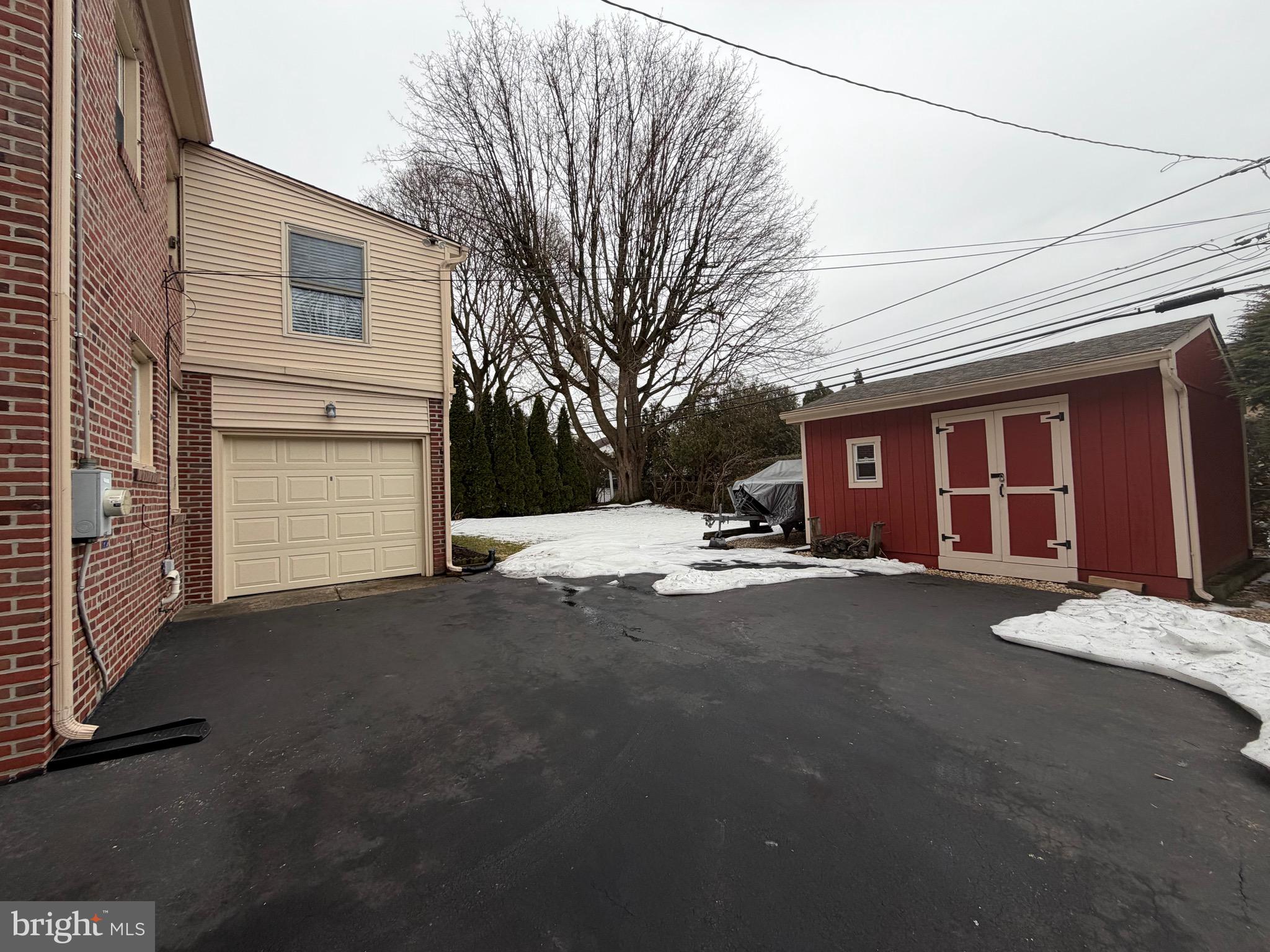 ARONIMINK ESTATES - Residential