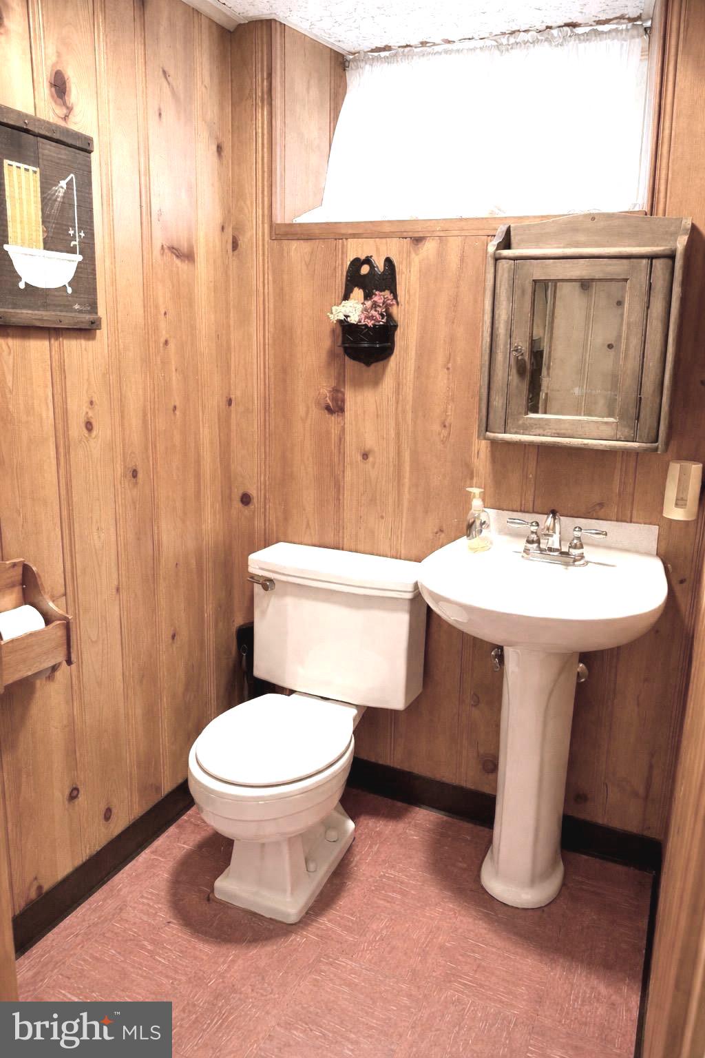 ARONIMINK ESTATES - Residential