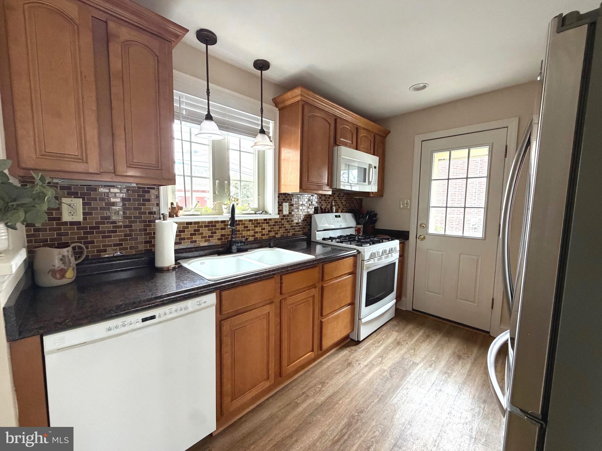 ARONIMINK ESTATES - Residential