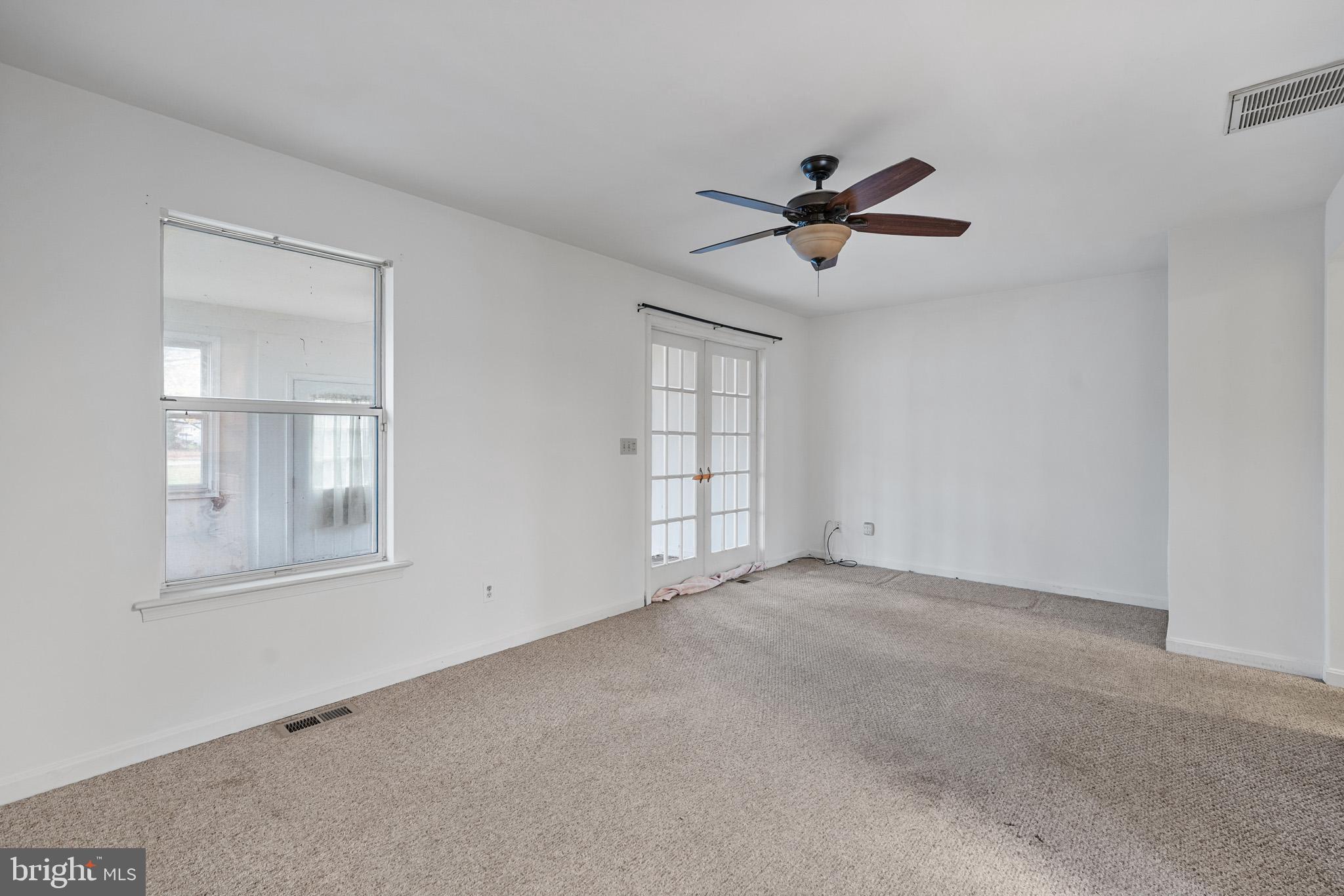 COLUMBIA BEACH - Residential