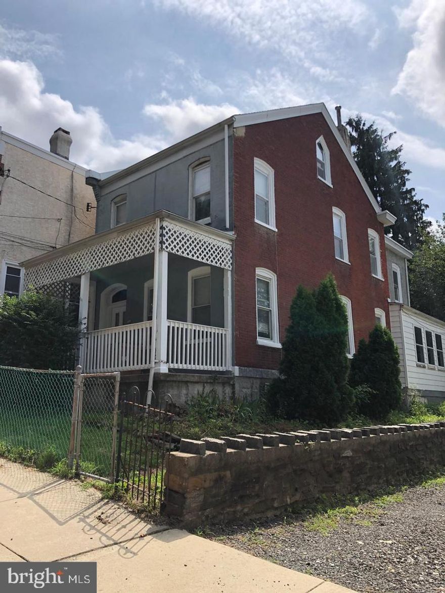 Welcome to 247 Green Lane! This well maintained and very spacious single family home is now available for rent. Property offers 3 good sized bedrooms, 2 full baths, a large living room/dining room area on the 1st floor, additional living space in the finished attic, eat-in kitchen, a rocking chair front porch and a second porch at the rear of the home. The private and shaded back patio offers a pleasant oasis from your busy days. Full unfinished basement for easy storage and washer/dryer included. Kitchen provides plenty of cooking space and a newer refrigerator. Short distance to main street and all the town has to offer. Set up your tour now and be settled soon. Make this inviting and charming home yours today!
New lease can being as of June 1, 2025.