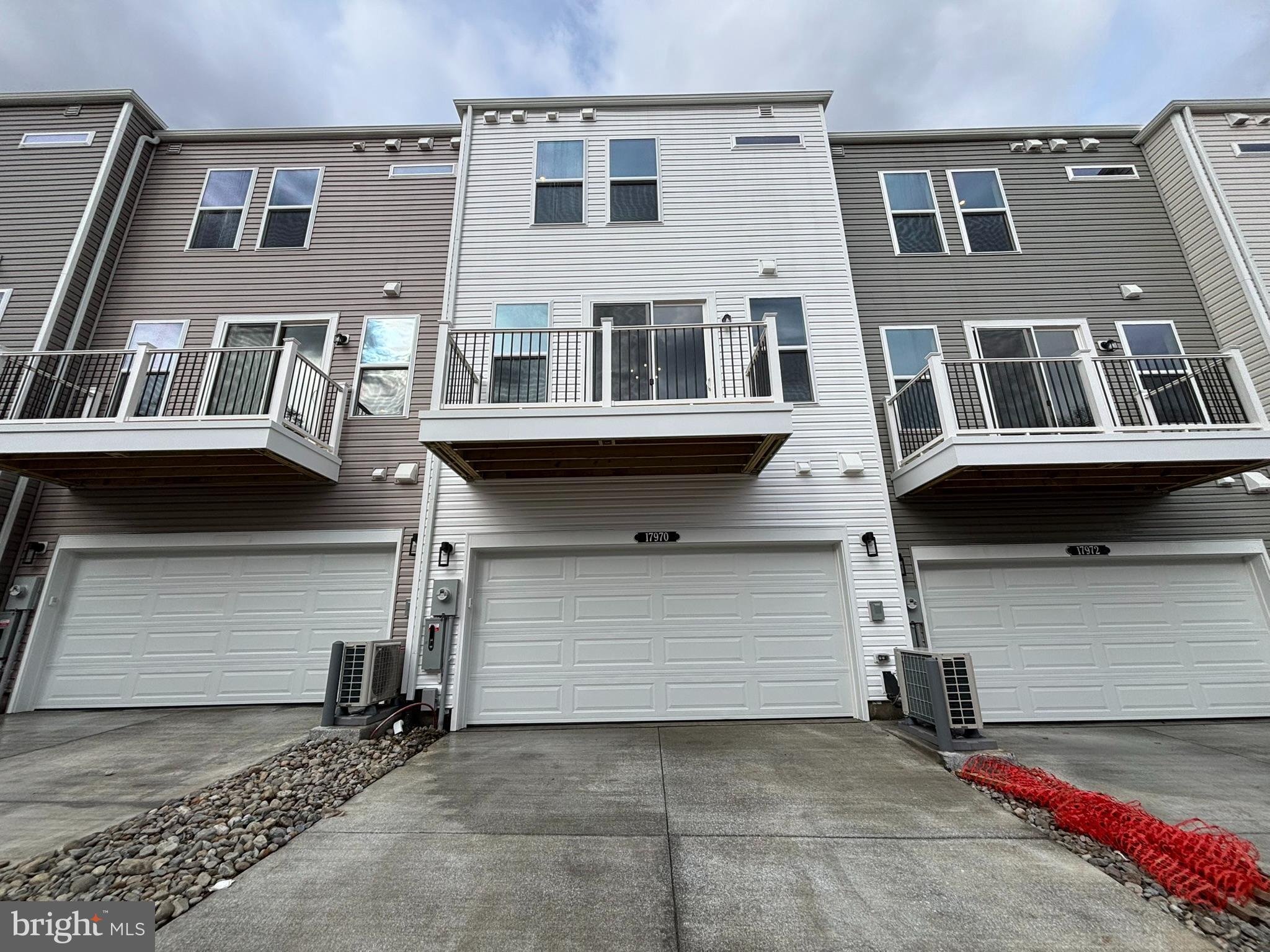 CASCADE LANDING - Residential