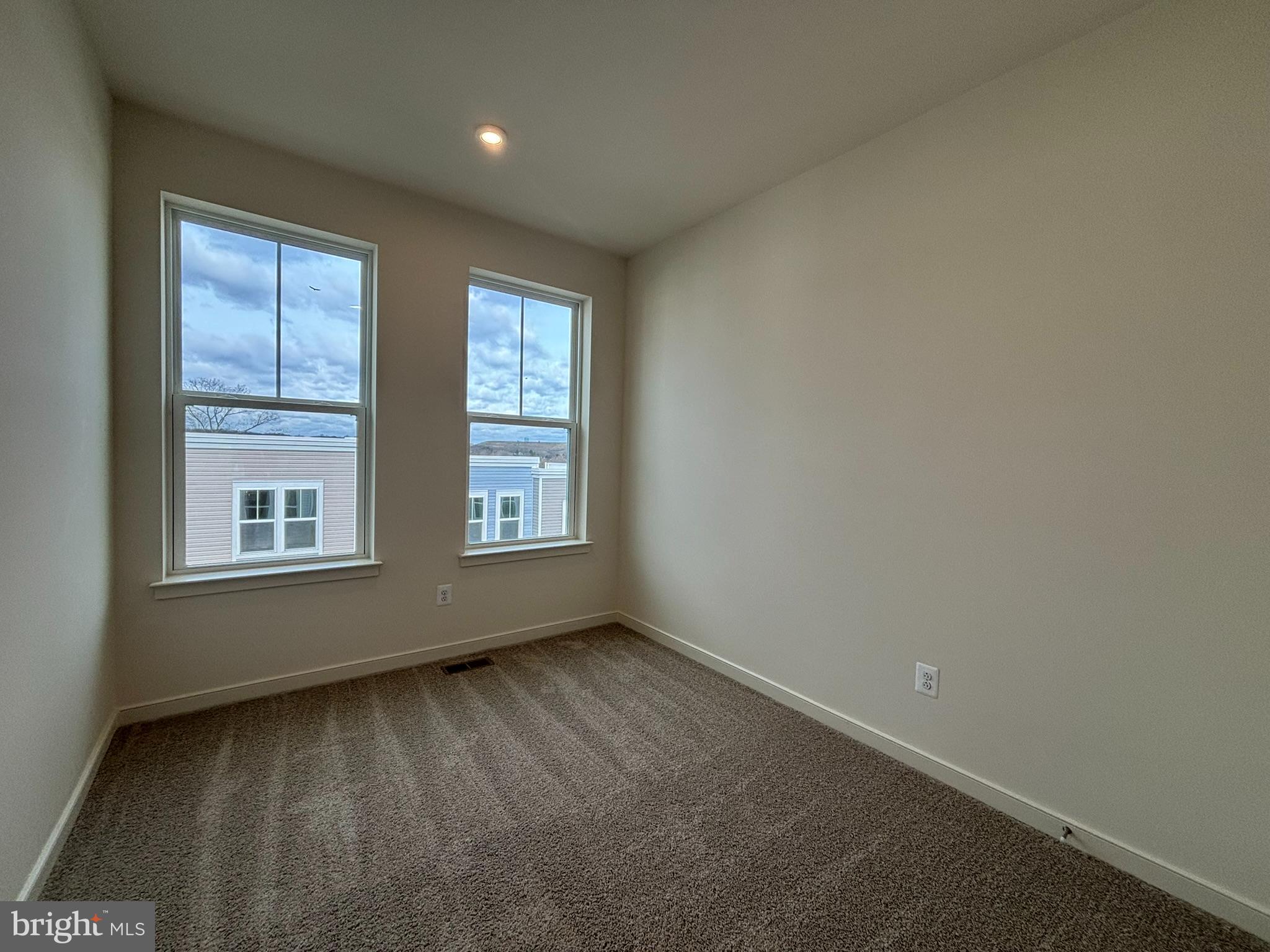 CASCADE LANDING - Residential