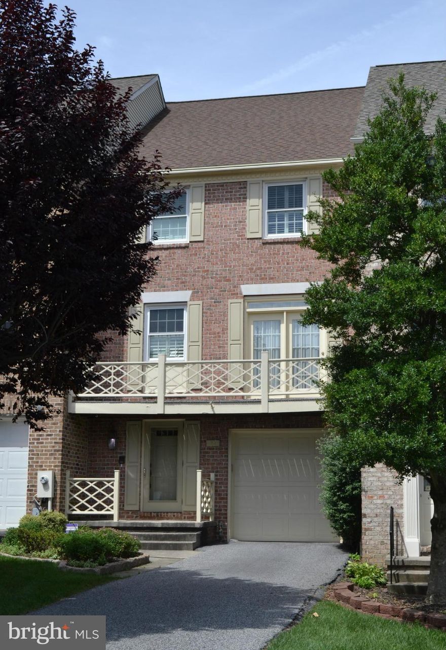COME HOME TO THIS ALL BRICK 3-LVL GARAGE TH IN MAYS CHAPEL. WITH OVER 1,700 SQFT THIS HOME FEATS A MARBLE FOYER, NEW CARPET IN L/L FAM RM, HRDWD FLRS ON MAIN LVL PLUS ADDED TO STAIRS FROM 1ST TO 2ND LVL, KIT SPANNING ENTIRE BACK OF TH W/DOOR LEADING TO BACK DECK, OPEN L/R DIN RM, VAULTED CEILINGS ON UPPER LVL W/SKYLIGHTS & MORE! ENJOY THE PEACEFUL AND PRIVATE BACK YD + LOANS OF ANCILLARY PARKING!