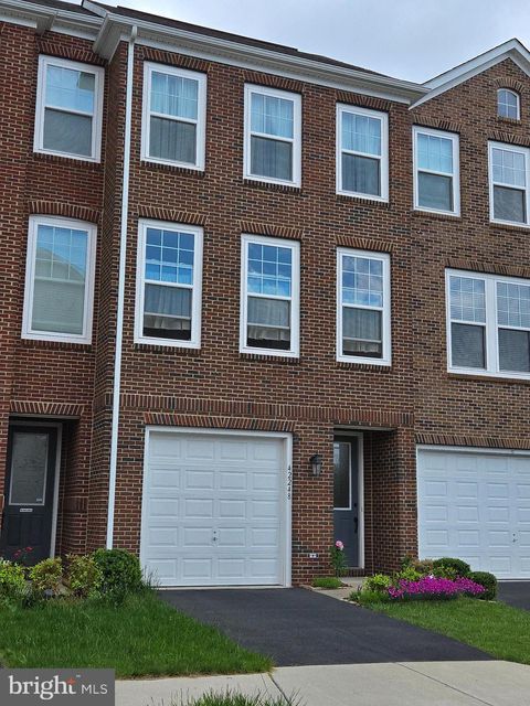 42248 LANCASTER WOODS SQUARE CHANTILLY VA 20152