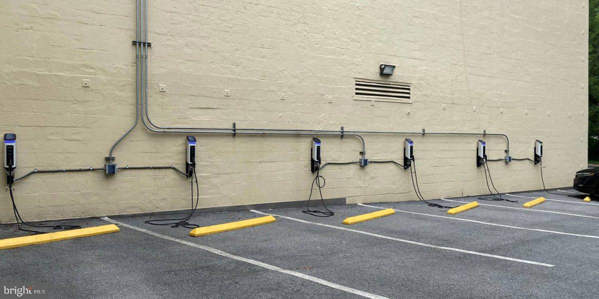 PROMENADE TOWERS - Residential