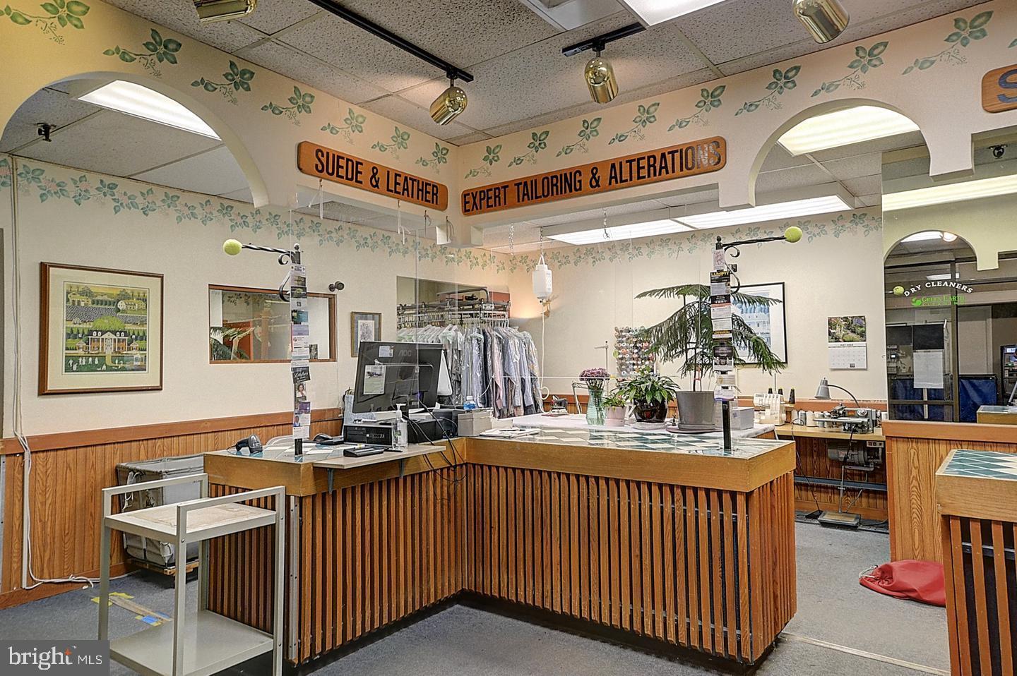 PROMENADE TOWERS - Residential