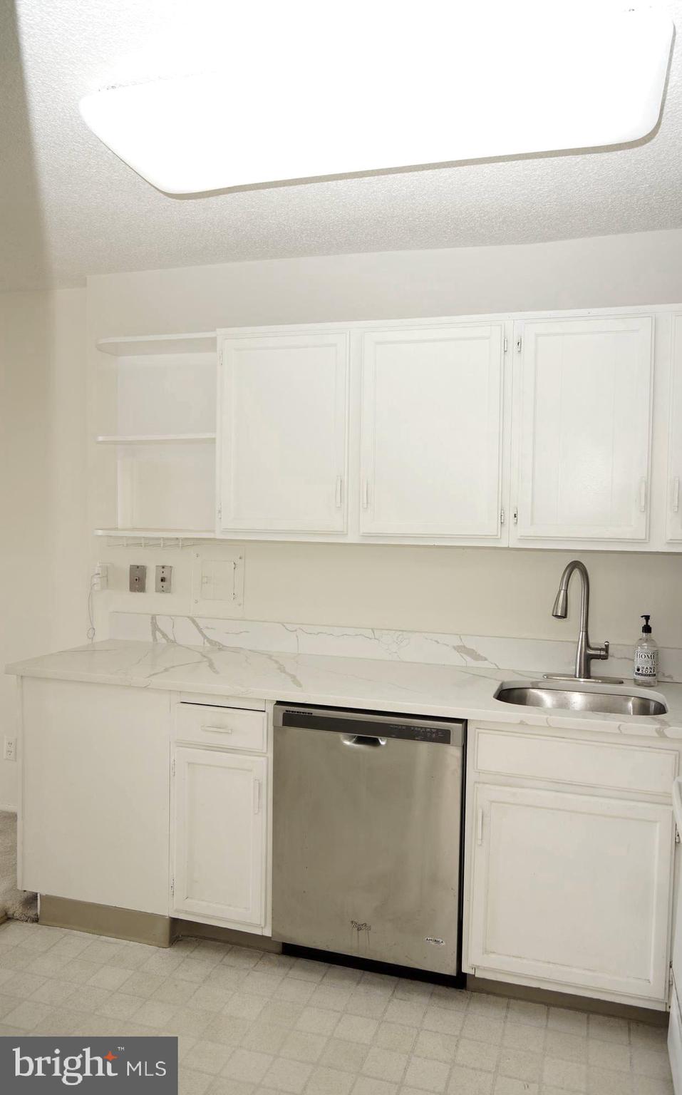 PROMENADE TOWERS - Residential