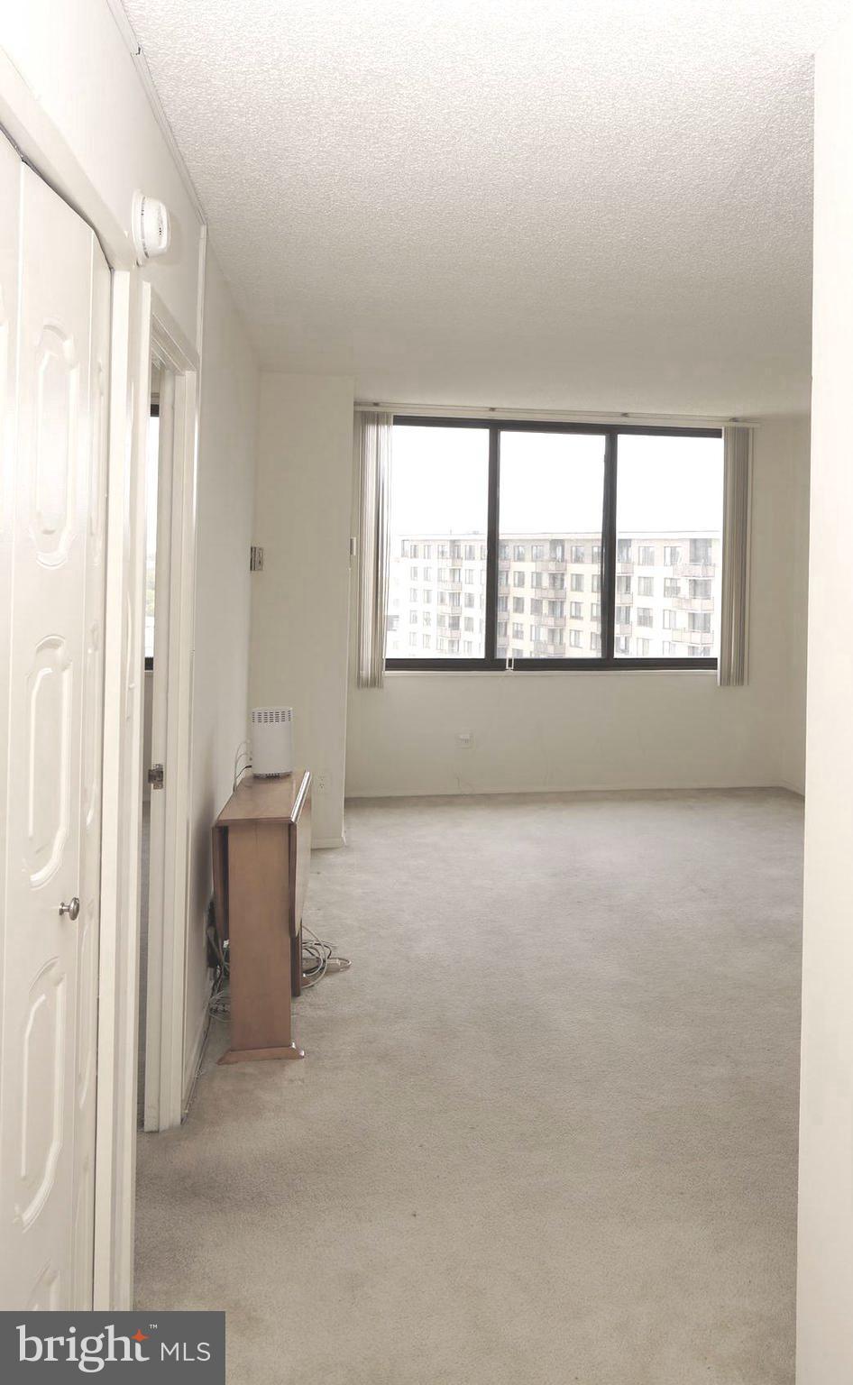 PROMENADE TOWERS - Residential