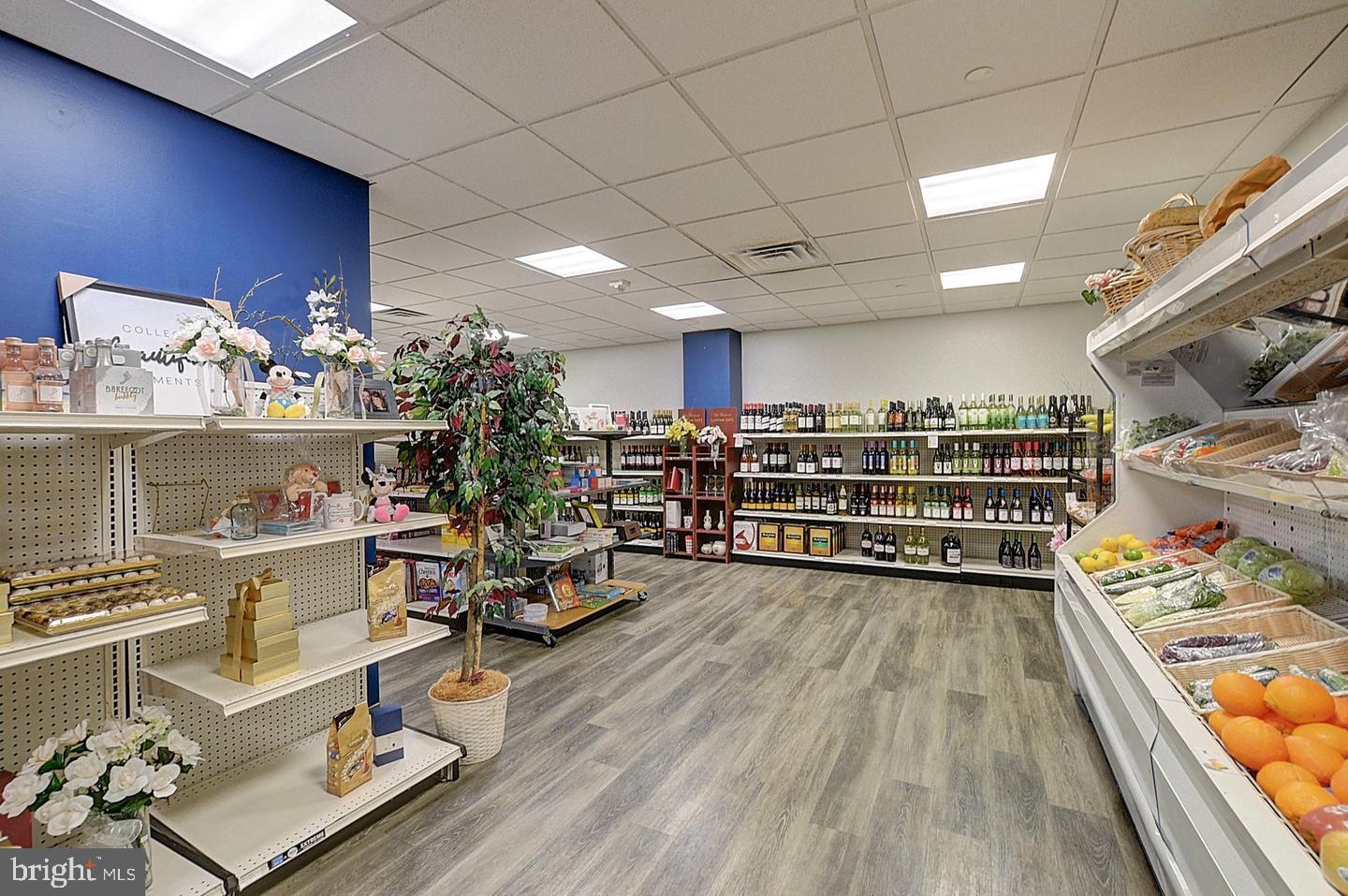 PROMENADE TOWERS - Residential