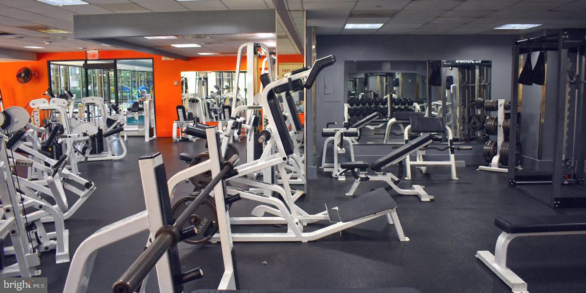 PROMENADE TOWERS - Residential