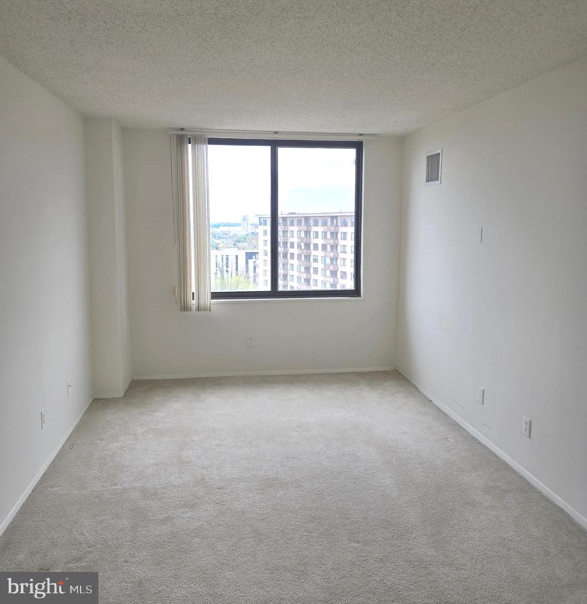 PROMENADE TOWERS - Residential