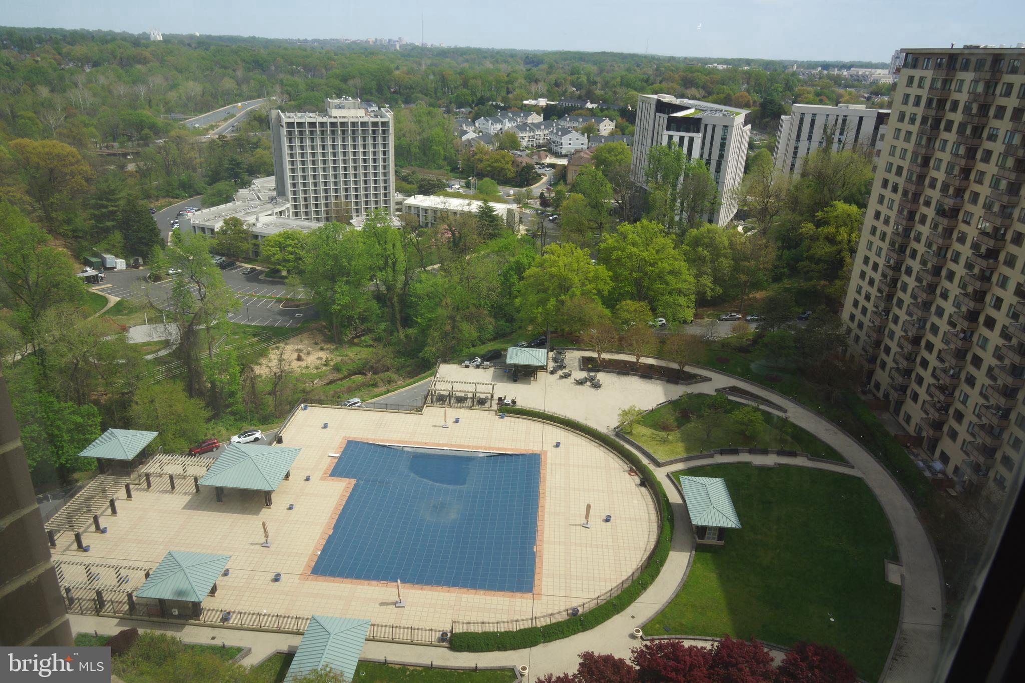 PROMENADE TOWERS - Residential