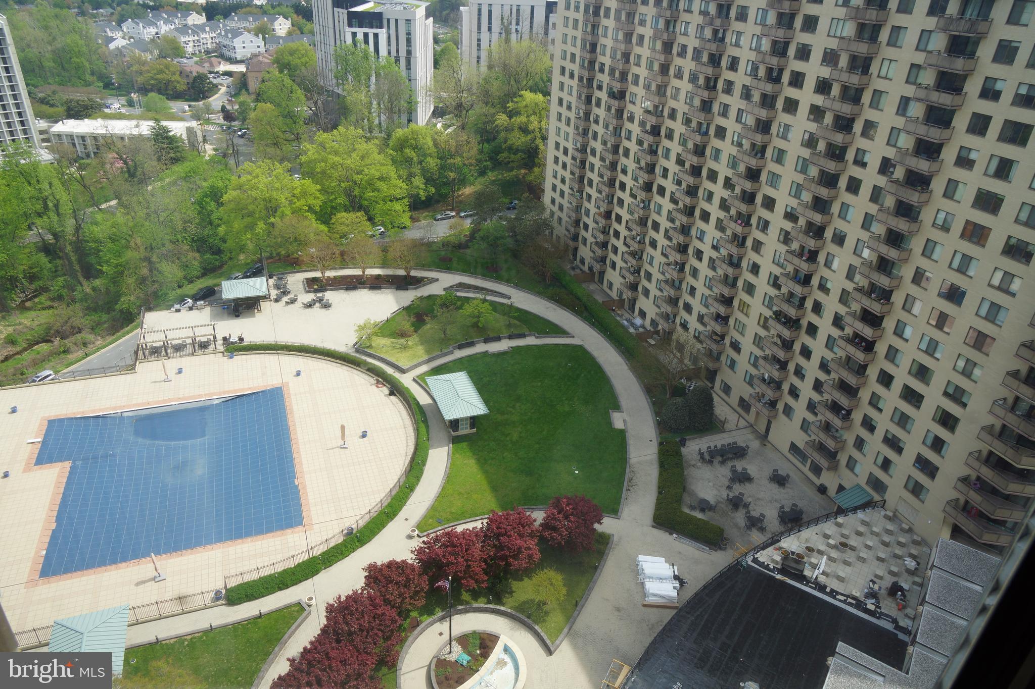 PROMENADE TOWERS - Residential