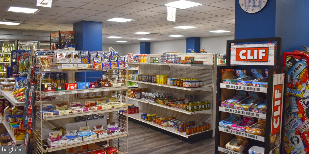 PROMENADE TOWERS - Residential