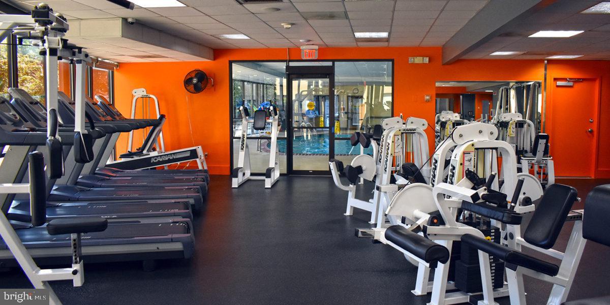 PROMENADE TOWERS - Residential