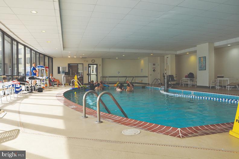 PROMENADE TOWERS - Residential