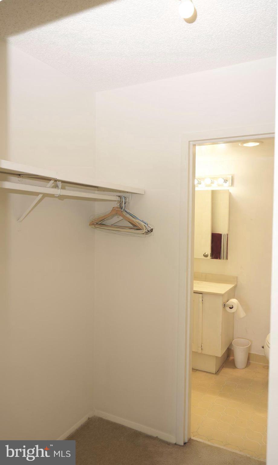 PROMENADE TOWERS - Residential