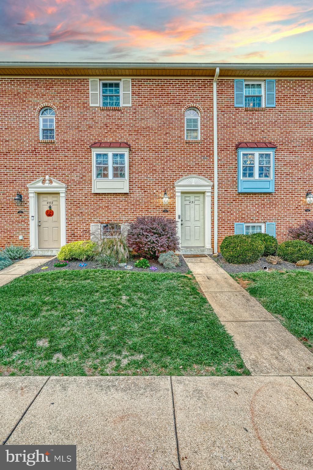 Check out this open main level floor plan townhome in West York School District, boasting beautiful light hardwood floors, tons of natural lighting, and a spacious updated kitchen with stainless steel appliances! Featuring 3 bedrooms, 2 updated full baths, a brand new roof, and a large space in the basement to transfer into a great space for company during the holidays! You don't want to miss your chance to own a home in the well maintained condo community of Westlyn. Schedule your showings today!