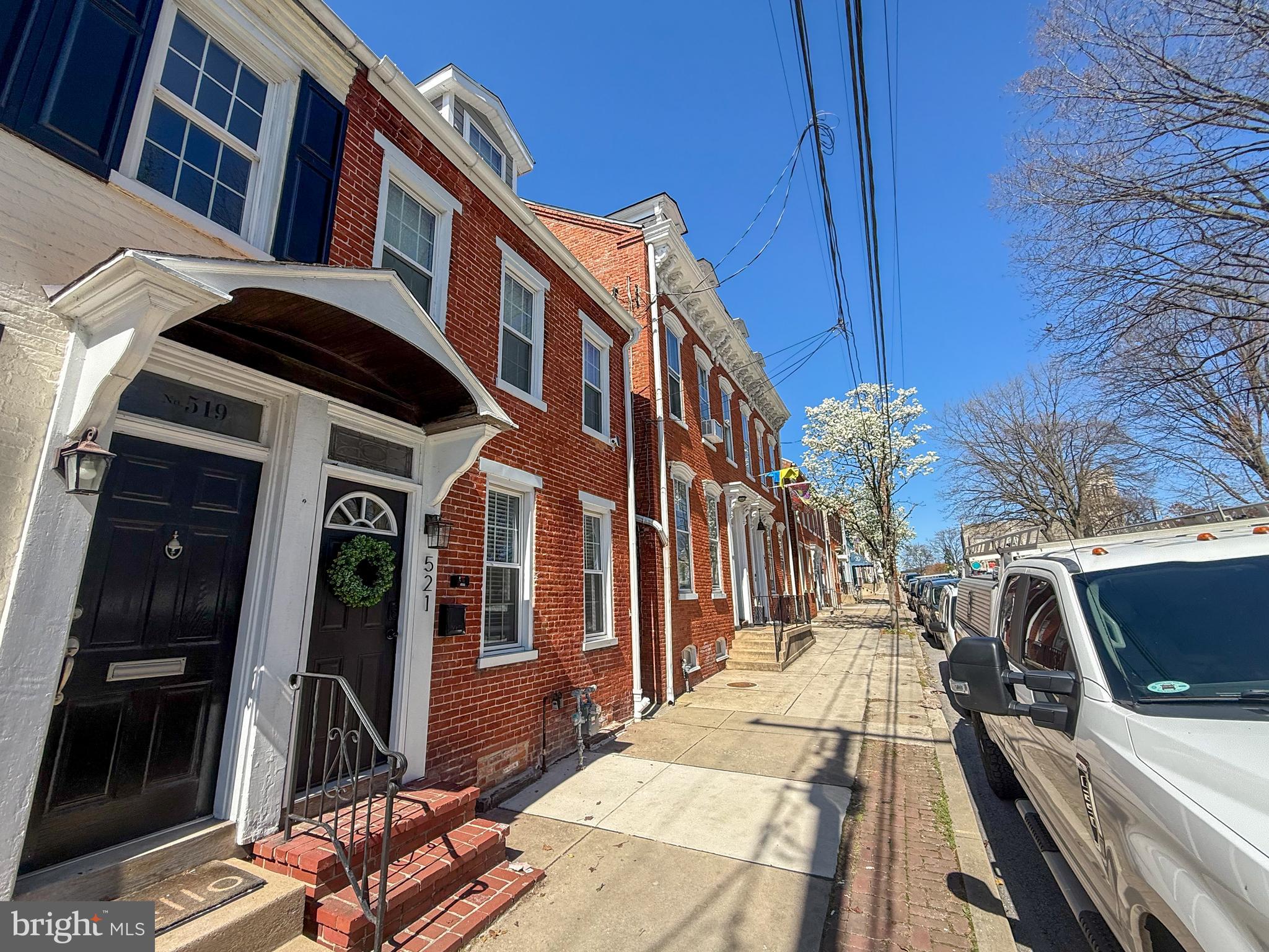 521 LOCUST STREET