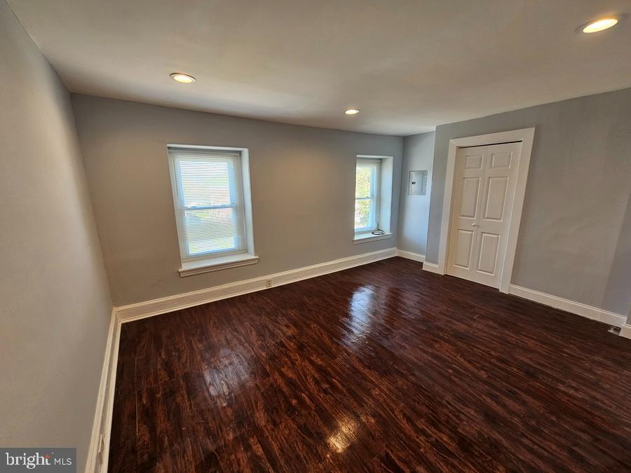 FRANKFORD - Residential Lease