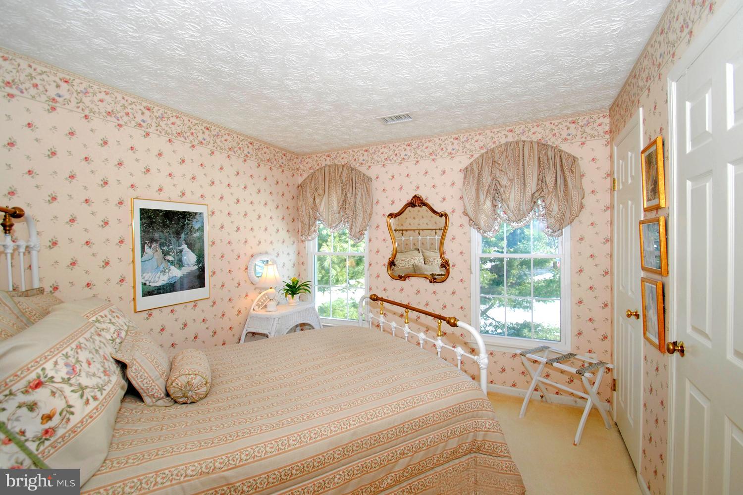 DEEP CREEK COMMONS - Residential