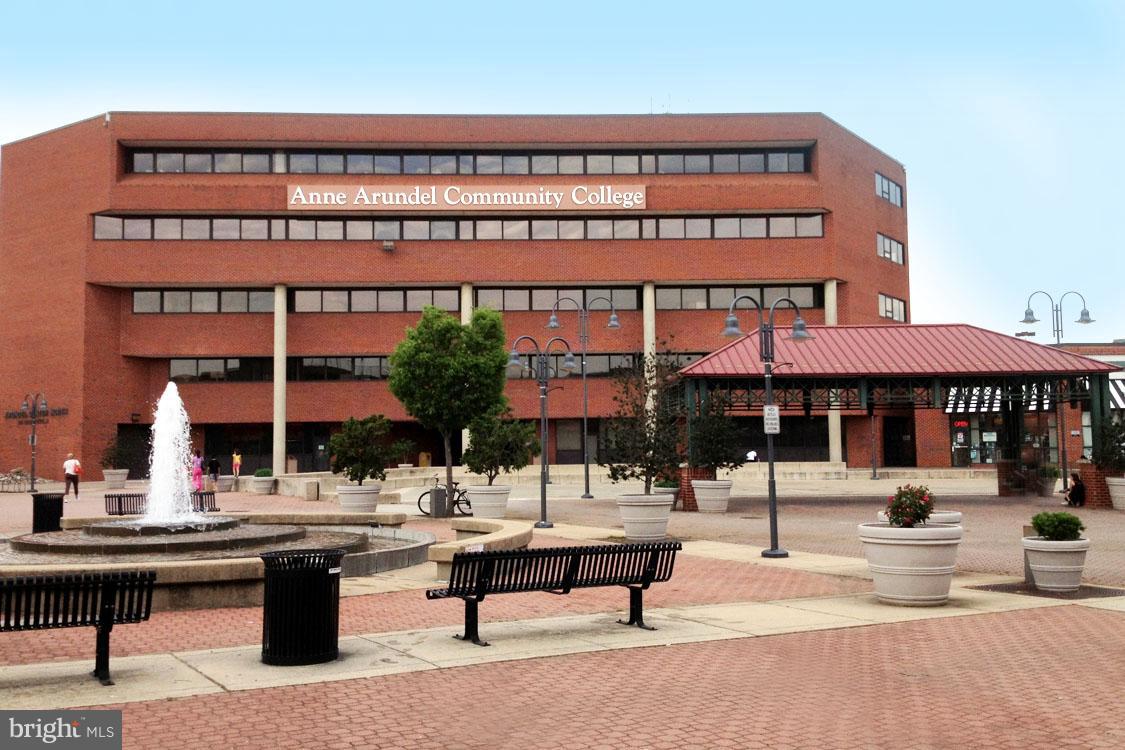 DEEP CREEK COMMONS - Residential